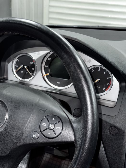 Мерседес с300 99350км, 2 власники.