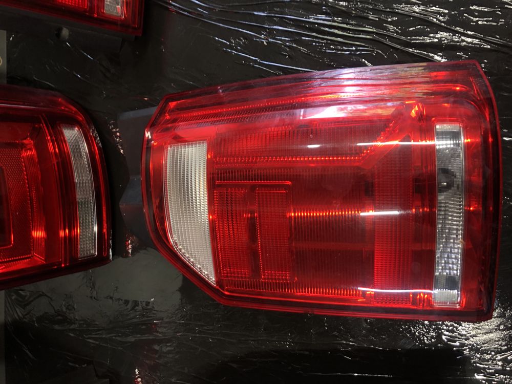 Volkswagen T6 задні ліхтарі(фонарі )