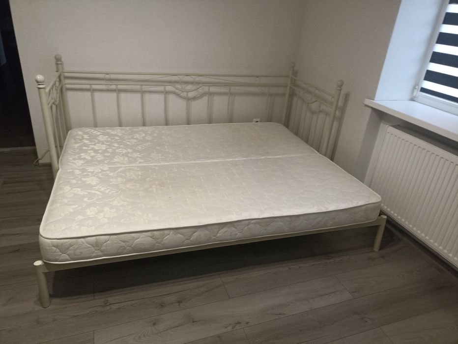 Ліжко двоспальне