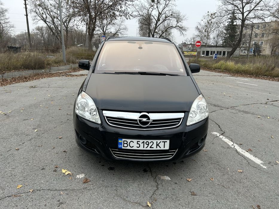 Opel zafira 2010 1.9tdi