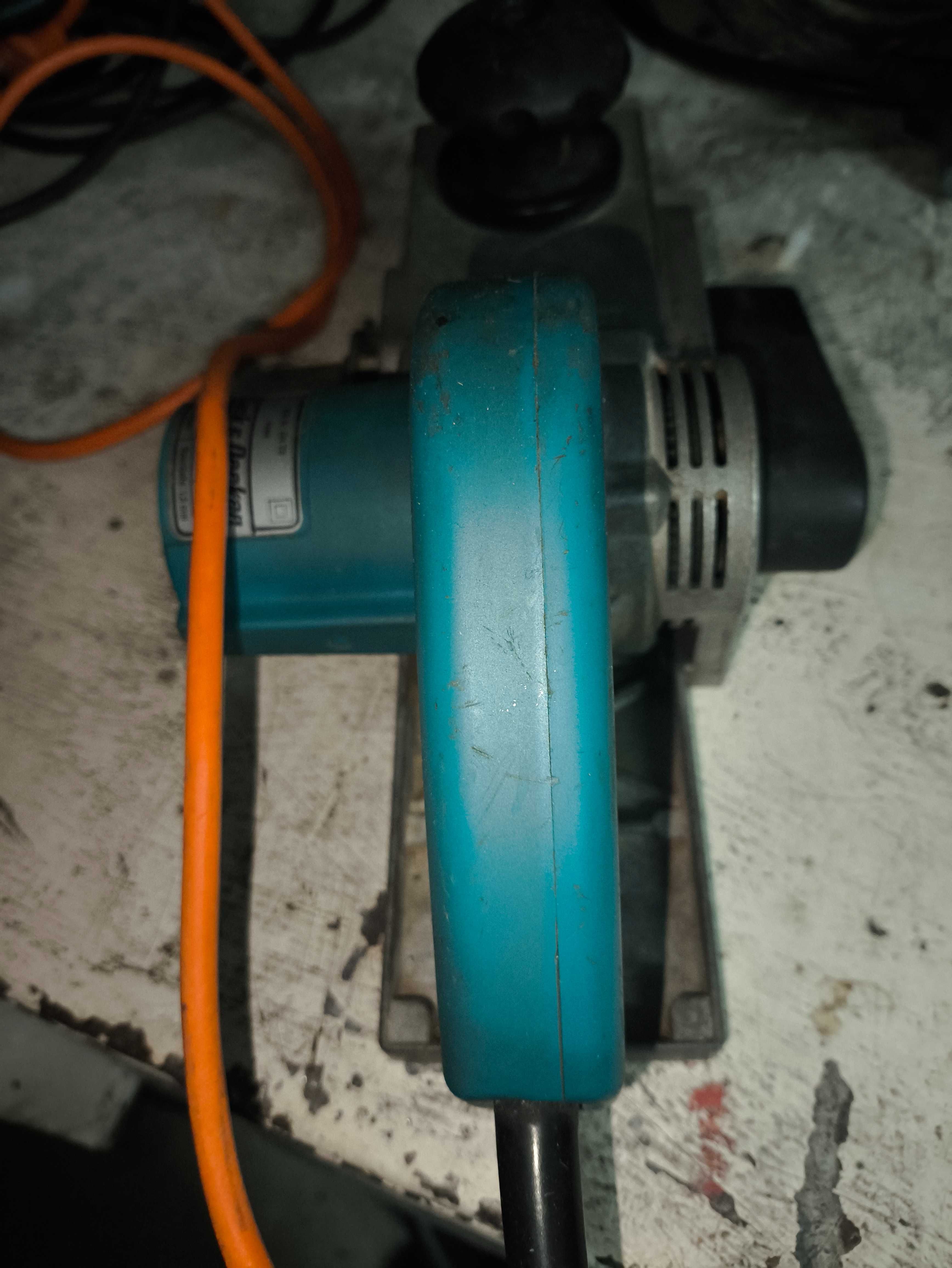 Plaina Black & Decker DN 75 gama profissional