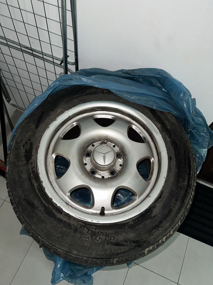 Felgi aluminiowe koła z oponami mercedes w210 195/65 R15 alufelgi
