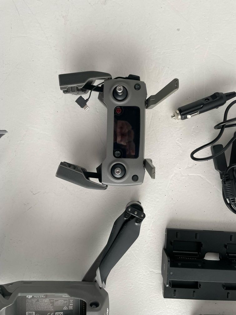 Vendo DJI Mavic 2 Pro Combo + Hard Case Original  + MicroSD 128gb