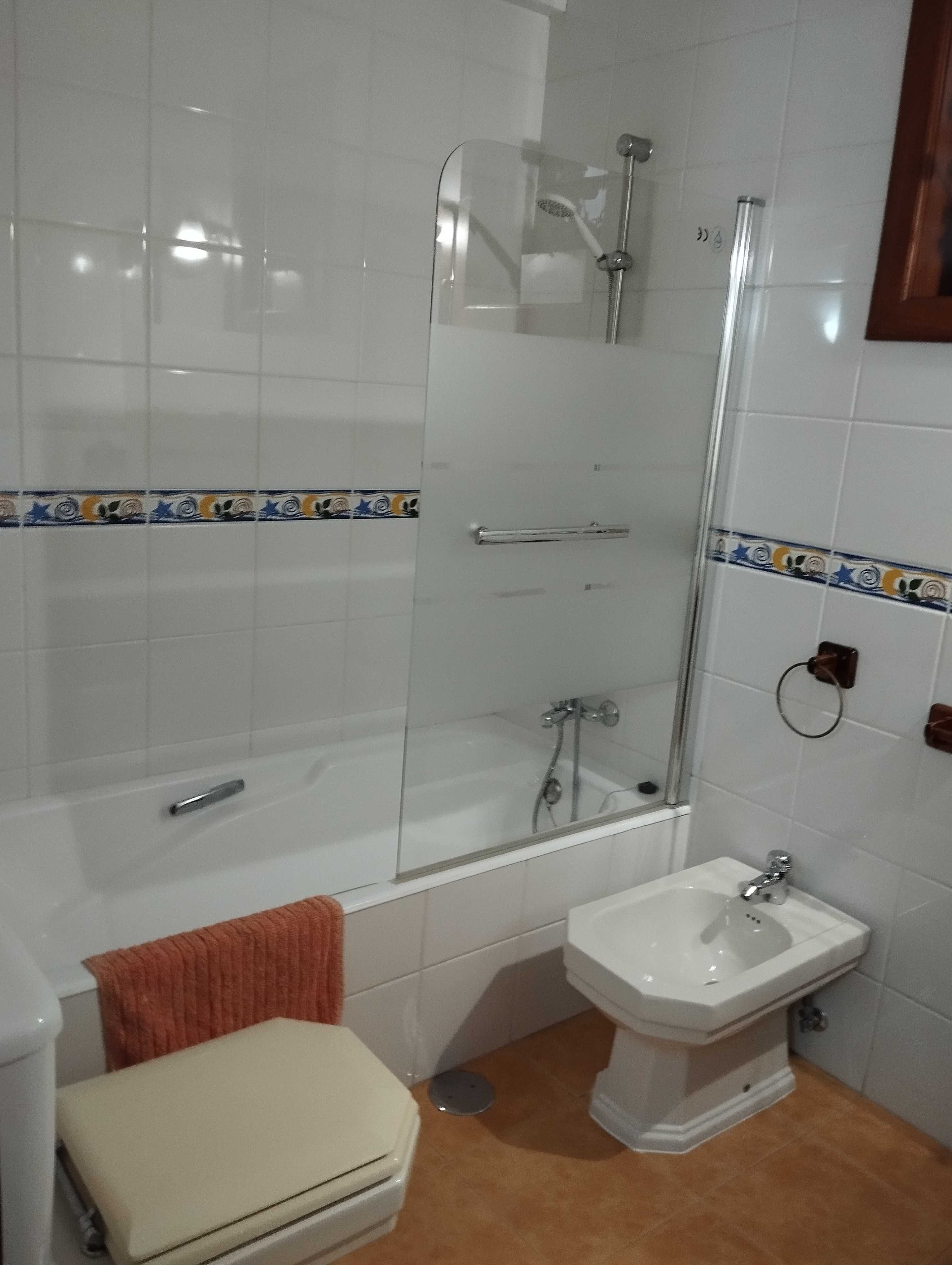 Suite a 4 KMS do mar, até 2 pessoas. Animais bem vindos.