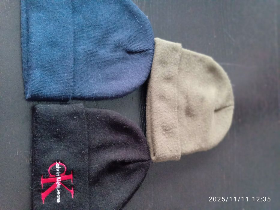 Gorros de malha como novos