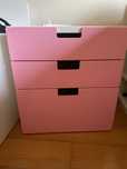 Cómoda IKEA Rosa e Branca
