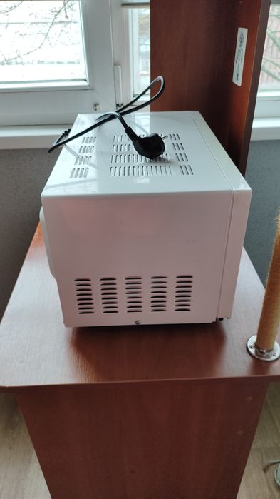 Мікрохвильова піч Vegas