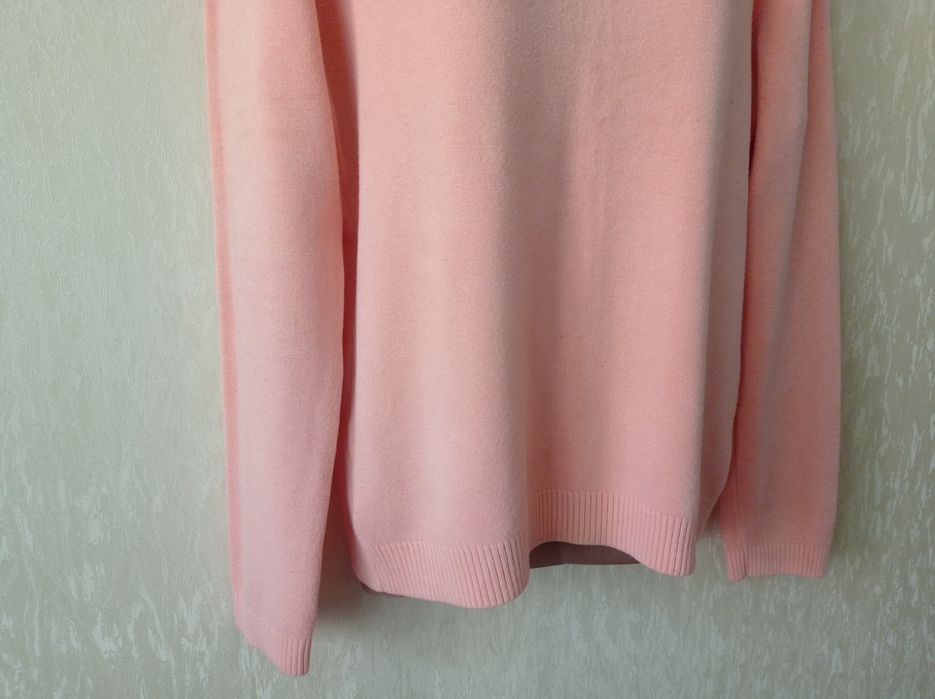 Зручна кофта персикового кольору