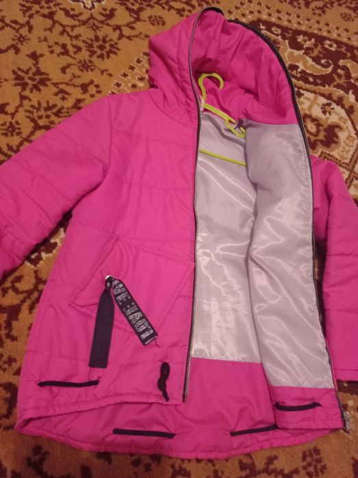 Гарна демісезона куртка!