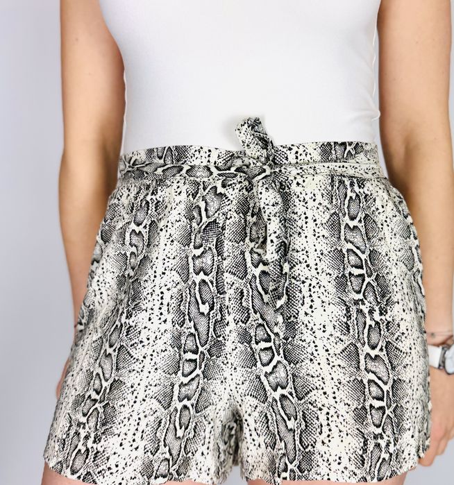 Szorty w motyw węża S 36 Primark