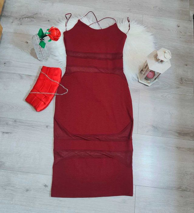 Sukienka Damska Burgundowa Dluga Dopasowana  Glamour Babe (L)