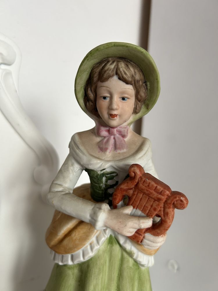 Figurka ceramiczna dama nr.6323