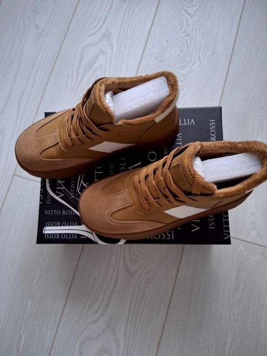 Нові замшеві черевики Vito Rossi, 38