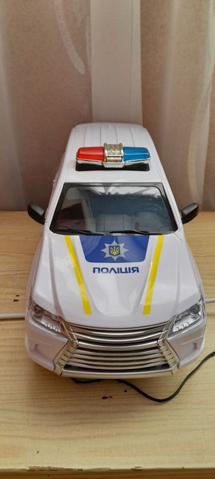 Машинка на радіокеруванні «Поліція 102» біла (32 см)