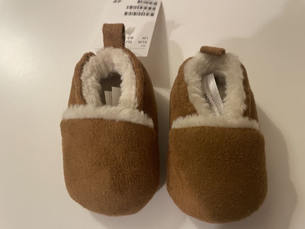 Miekkie kapcie h&m rozmiar 12/13 nieuzywane