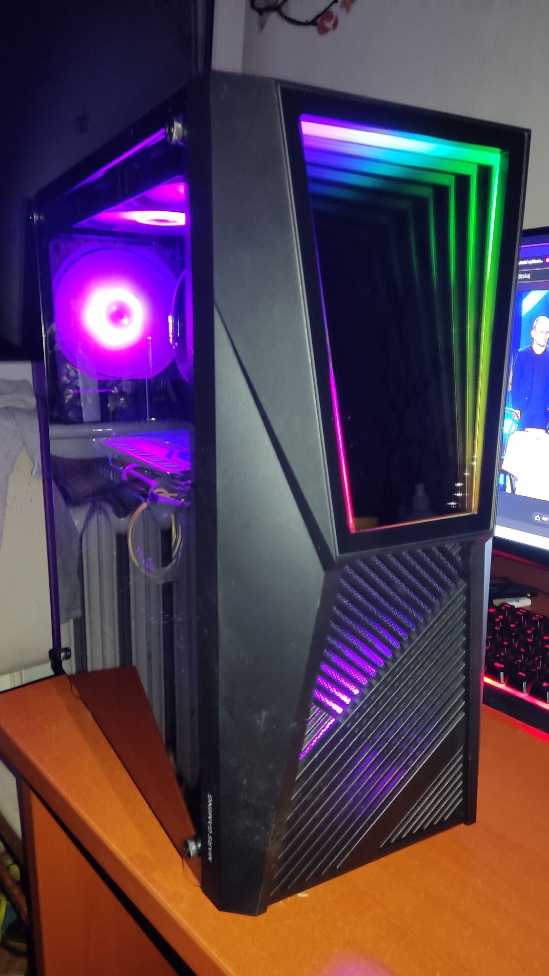 Sprzedam komputer stacjonarny ryzen 7 8rdzeni 16 wątków