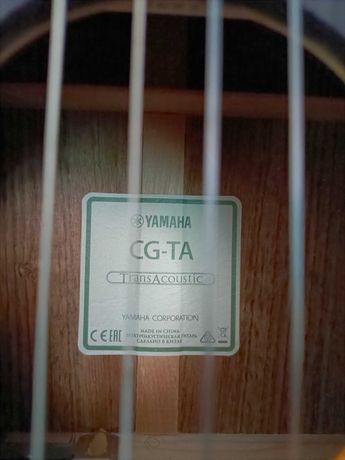 Guitarra clássica YAMAHA CG-TA nova