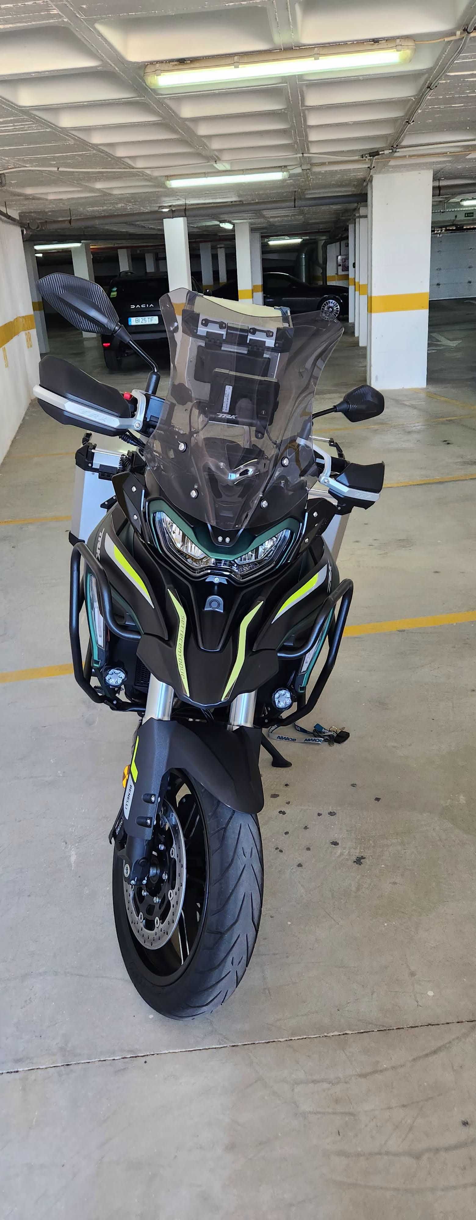 Benelli TRK702  impecável