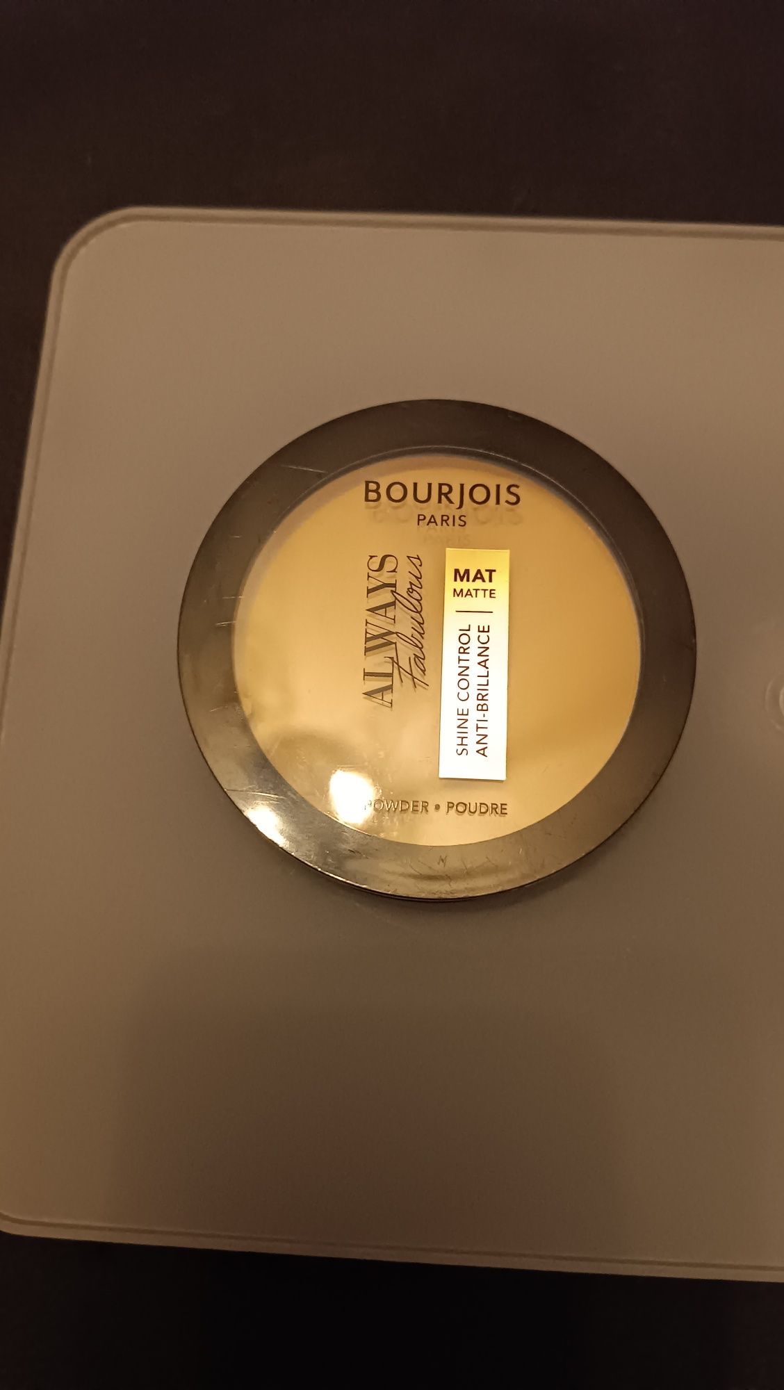 Puder Bourjois golden ivory 115