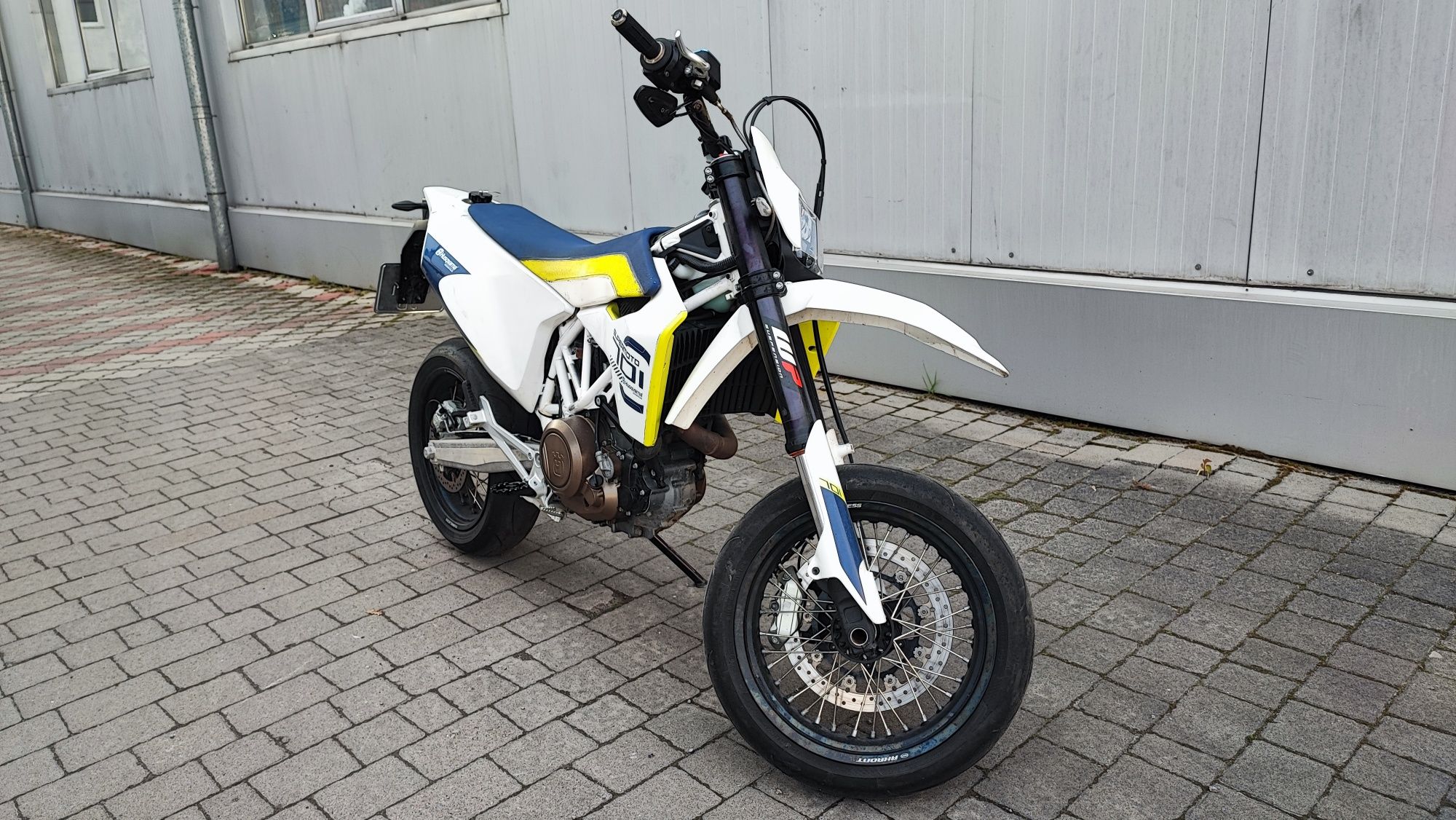 Мотоцикл husqvarna 701 supermoto (ktm 690) smc