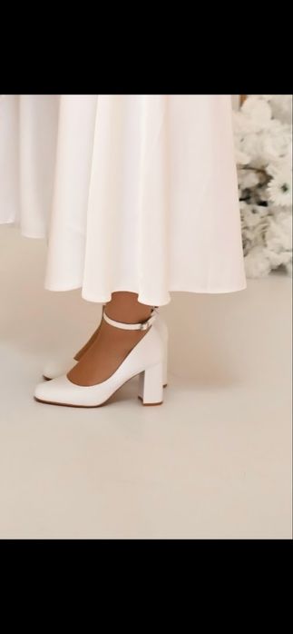 Туфлі білі (весільні)