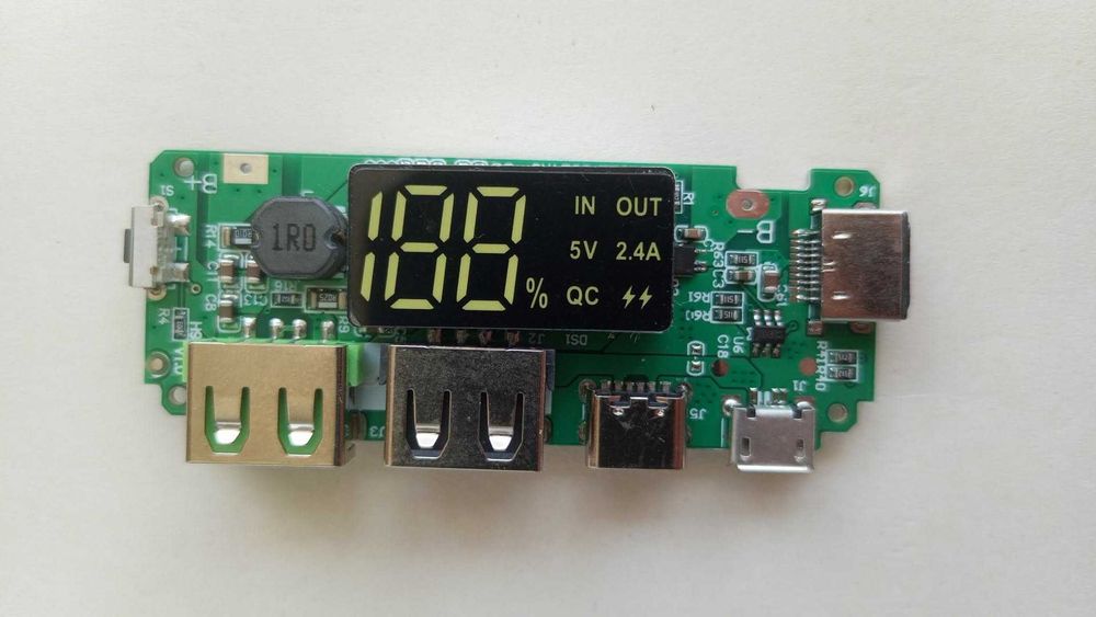 Контроллер Power Bank 4 x USB с индикатором заряда / зарядка micro USB