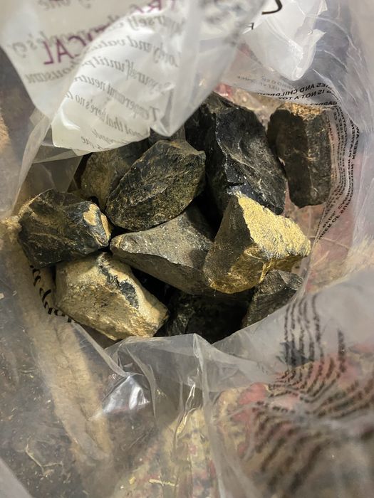 Камень полудрагоценний обсидиан срочно