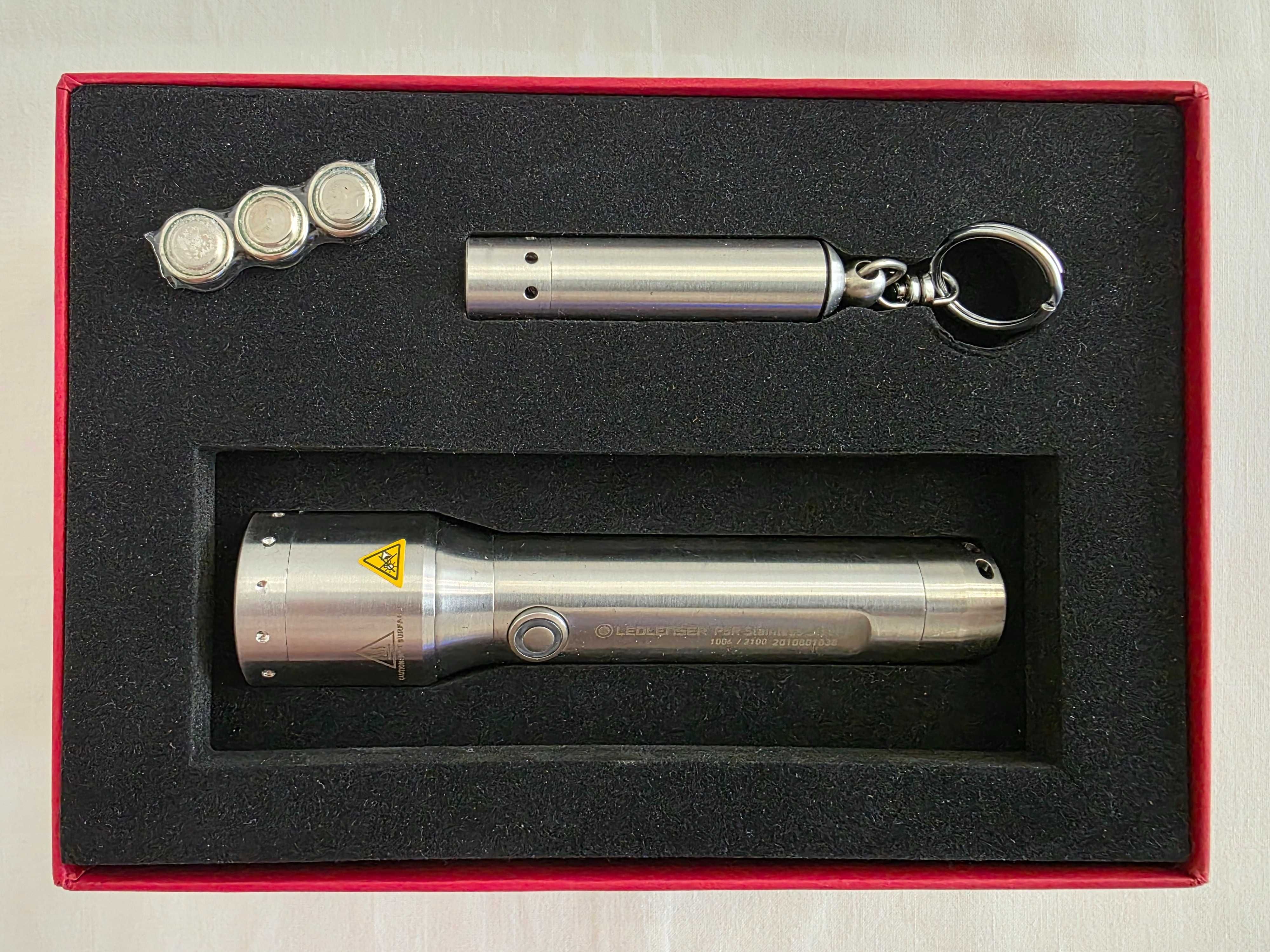 OKAZJA! NOWA latarka LEDLENSER P5R Core & V8 Limited Stainless Edition