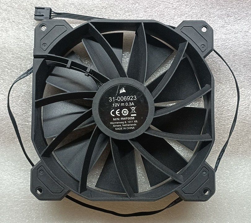 Вентилятор кулер Corsair 140mm.  12v
