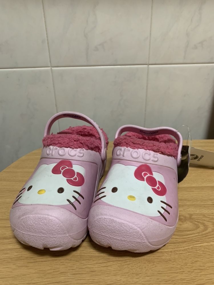 2 modelos diferentes crocs hello kitty (22-24 e 29-31) ver descricao