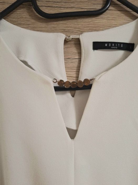 Biała bluzka wizytowa Mohito