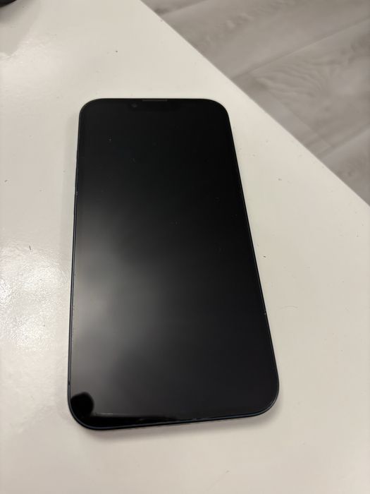 iPhone 13 czarny 128gb iPhone SE2022 bialy 64gb super stan