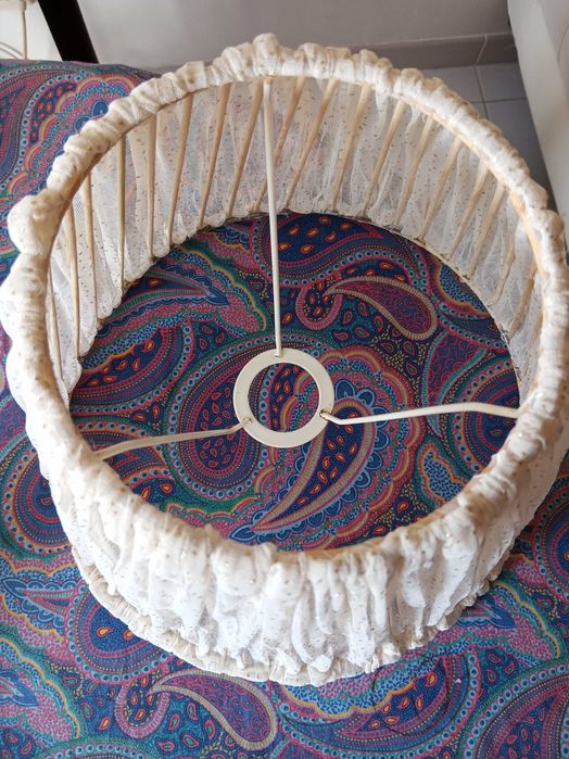 Abajur para candeeiro, bege/dourado 30cm diâmetro, altura 25cm