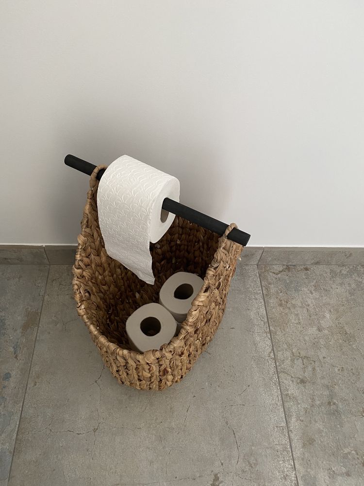 Cesto com suporte para rolo papel higienico