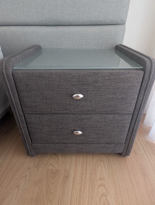 Mesinha de cabeceira