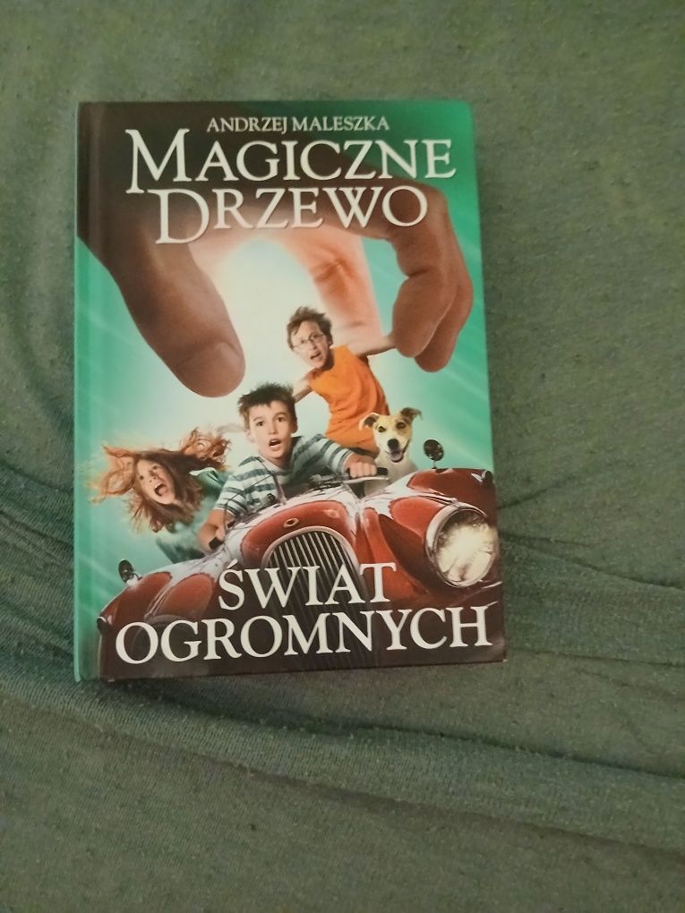 Magiczne drzewo,Świat ogromnych