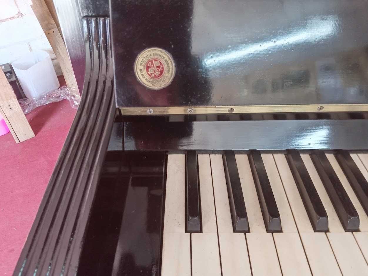 PIANO ALEMÃO DA MARCA " THIEN  "