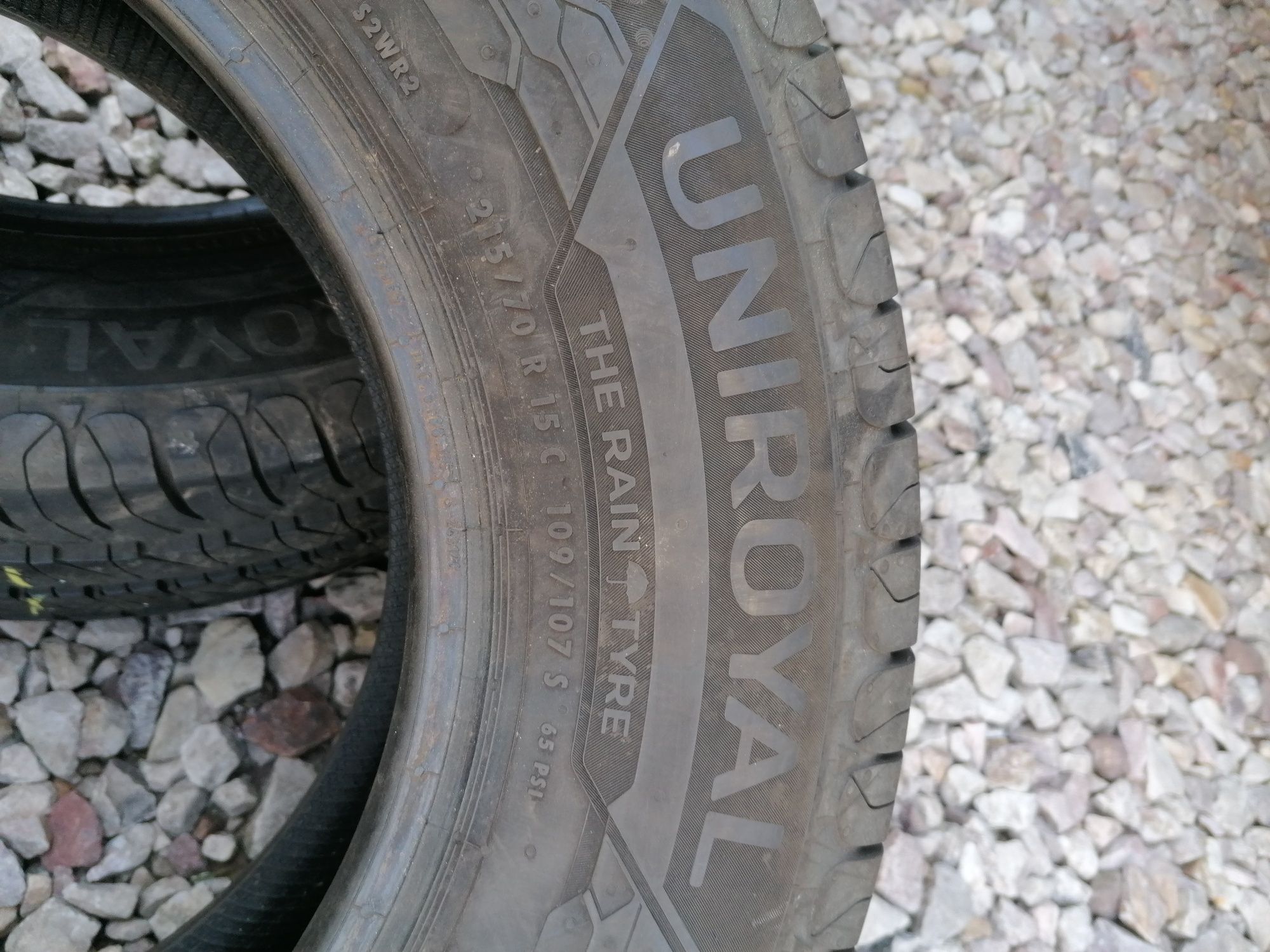 215/70/15 C Uniroyal
