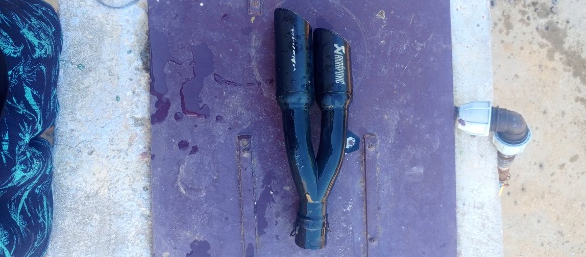 Akrapovic,очень хороший аналог оригиналу
