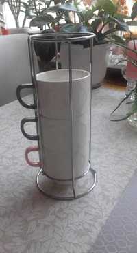 Zestaw 3 kubków/filiżanek na stojaku do kawy lub herbaty firmy HOME