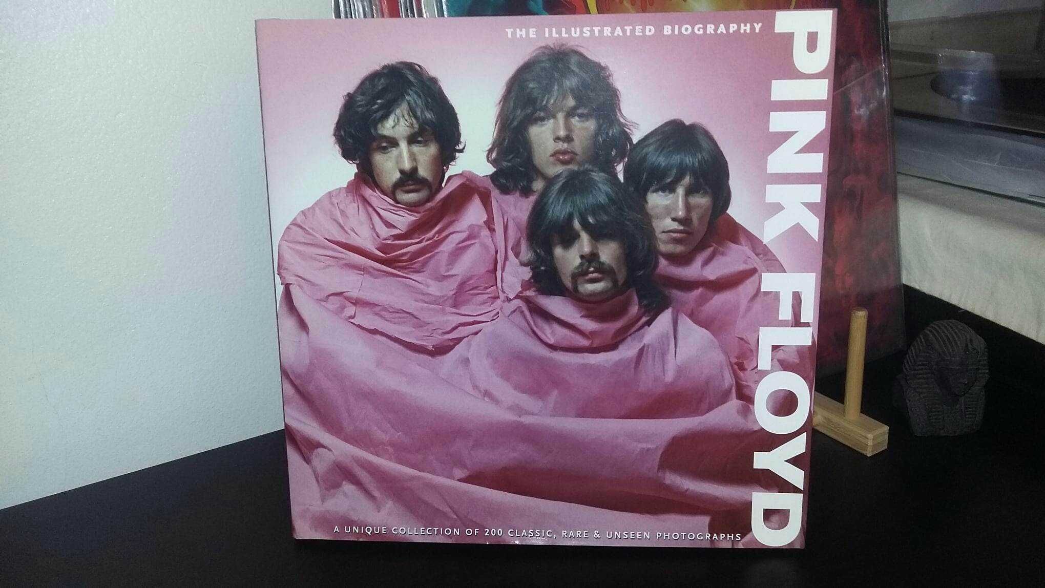 LIVRO Pink Floyd The Illustrated Biography