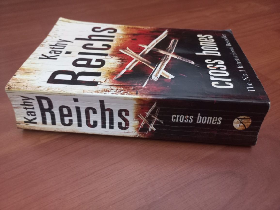 Kathy Reichs - Cross Bones