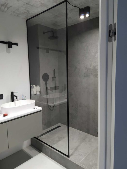 Душові кабіни, двері в душ, шторки на ванну. Перегородки для душу.