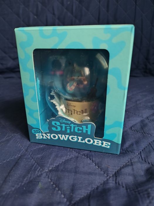 Figurka kula śnieżna Disney Stitch Stich świąteczna
