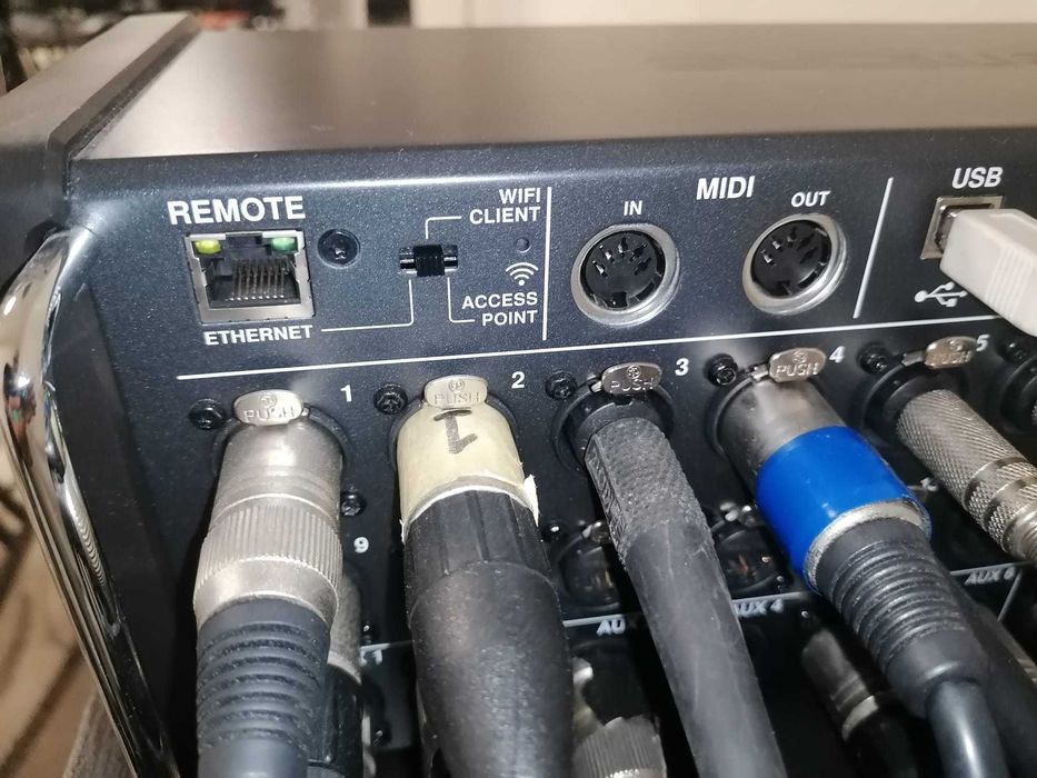 Mesa de som digital Midas MR18