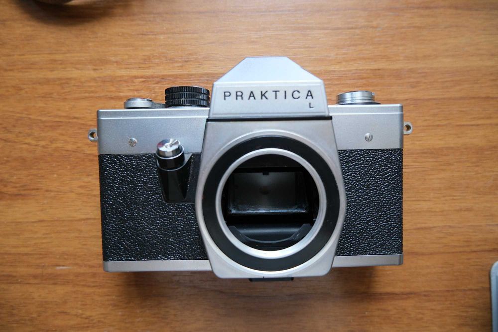 Плівковий фотоапарат Praktika L