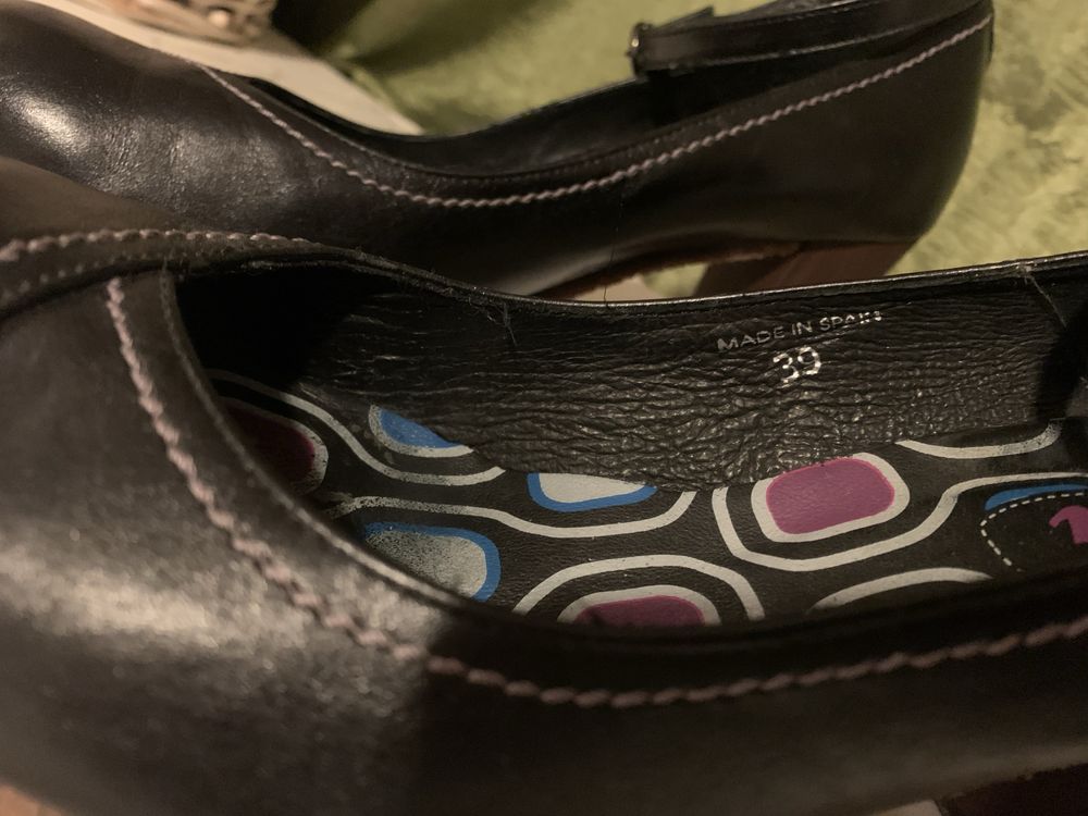 Sapatos em couro azuis