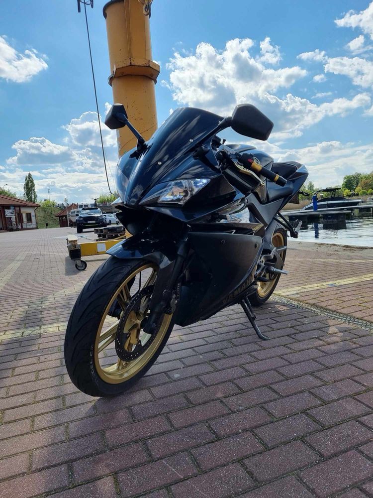 Yamaha YZF r125 Black & Gold