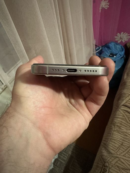 Продам телефон айфон 15 про!!!