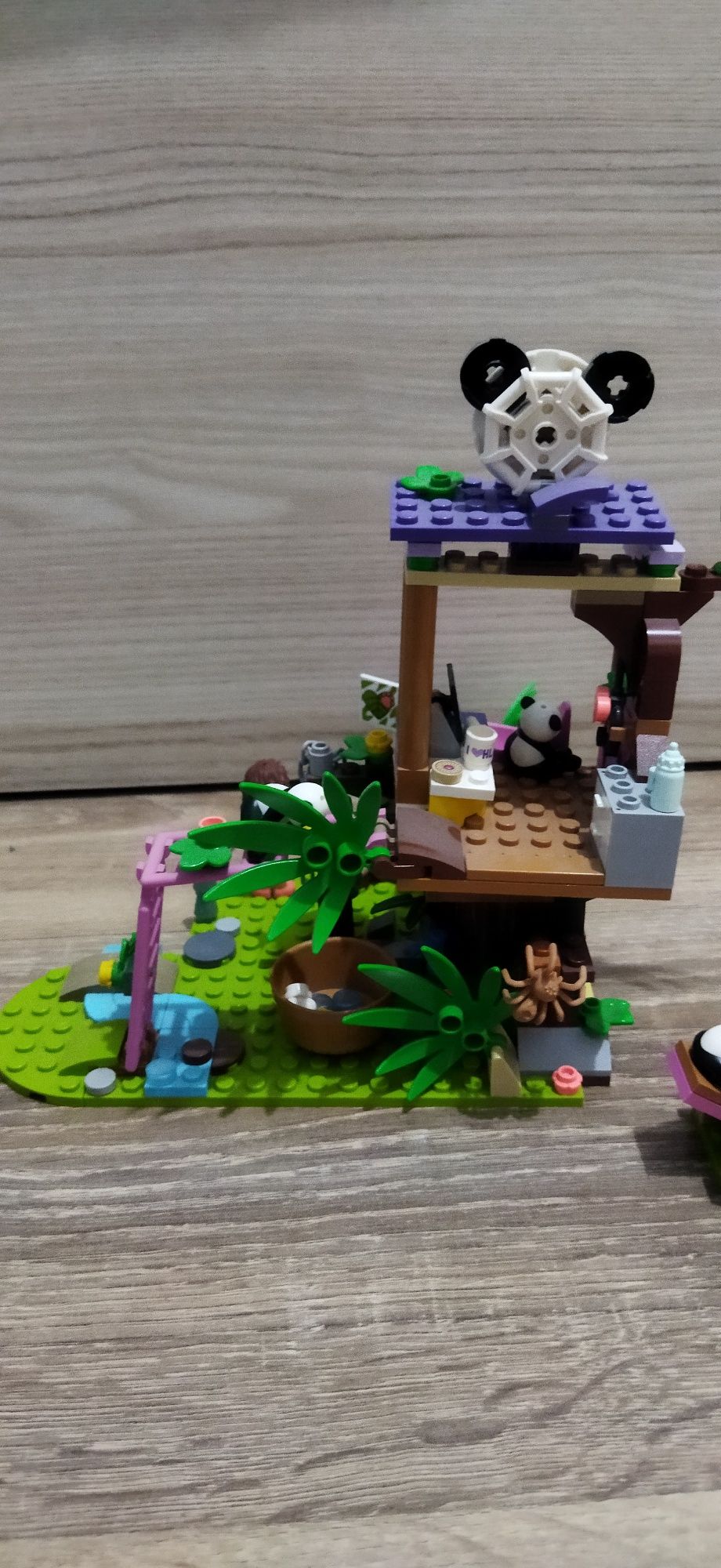 LEGO Friends 41422 Domek pand na drzewie